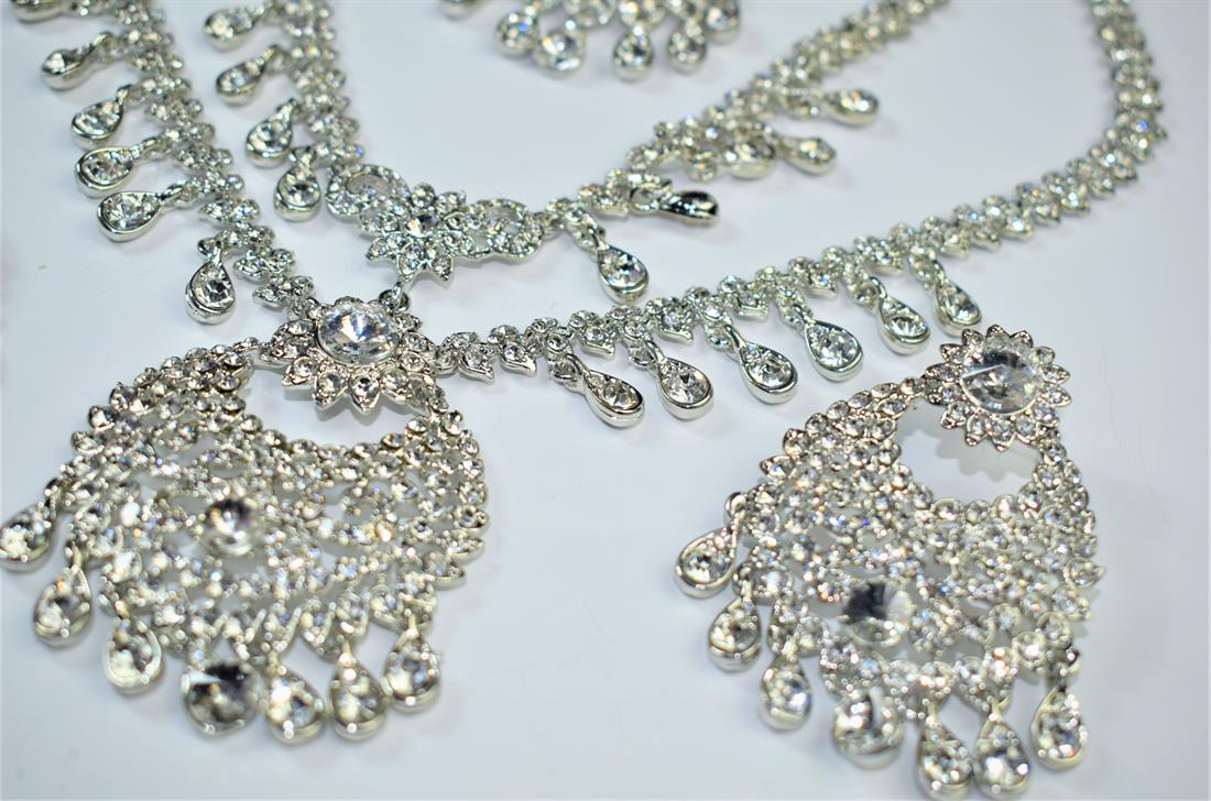 Silver Mala Earrings Tikka Set