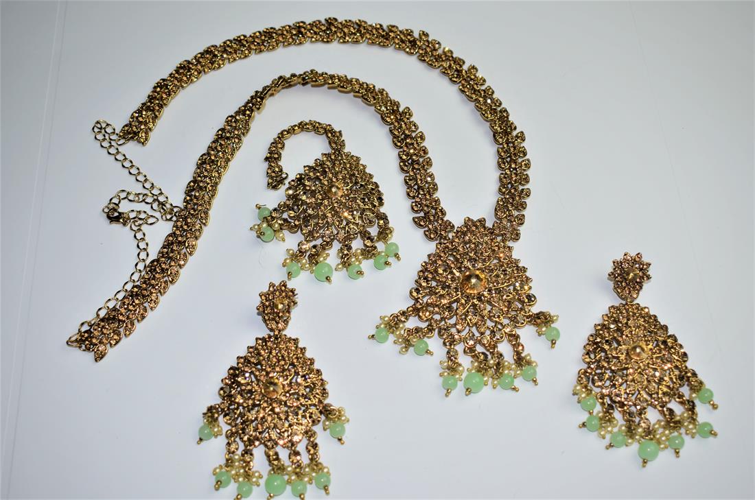 Aqua & Gold Mala Earrings Tikka Set