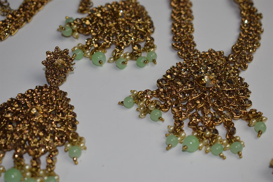 Aqua & Gold Mala Earrings Tikka Set