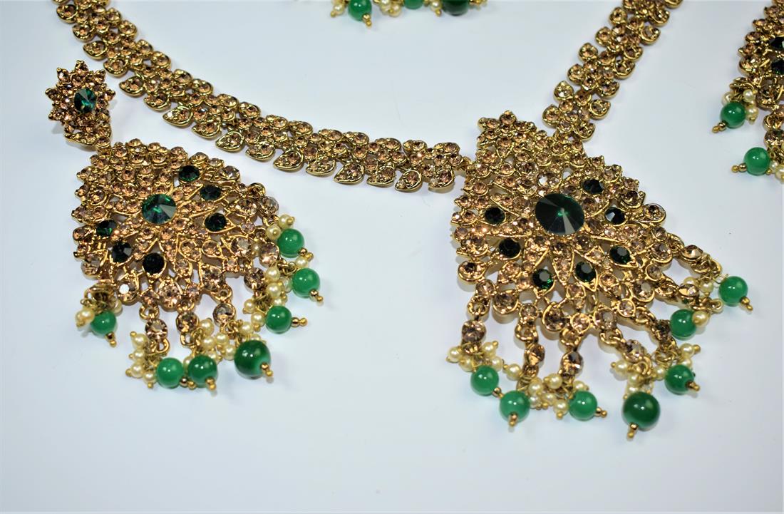 Gold & Green Mala Earrings Tikka Set