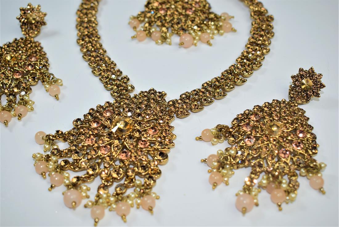 Gold Mala Earrings Tikka Set