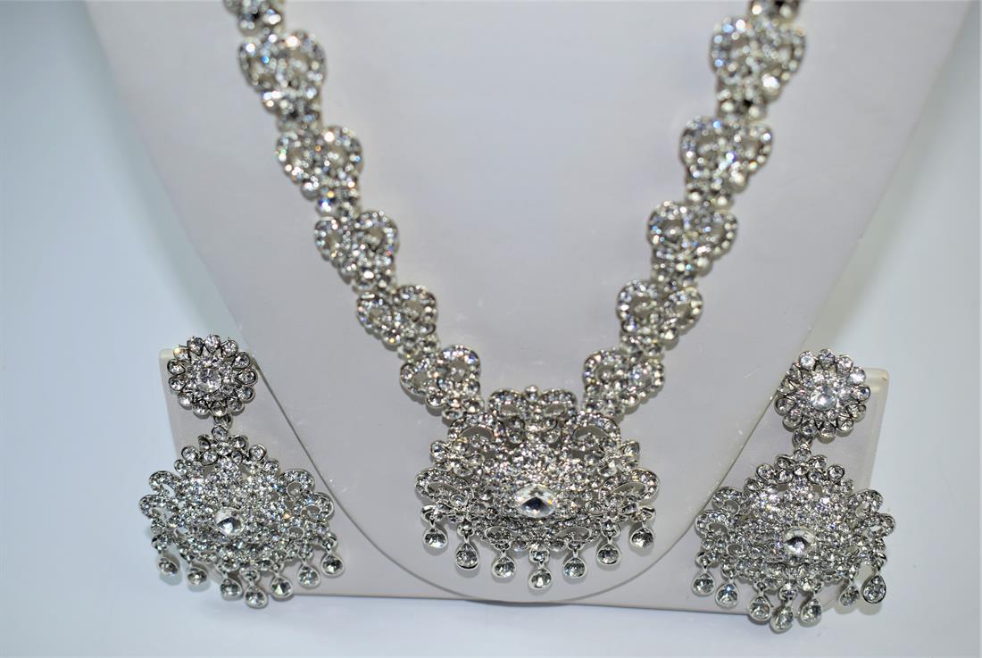 Silver Mala Earrings Tikka Set