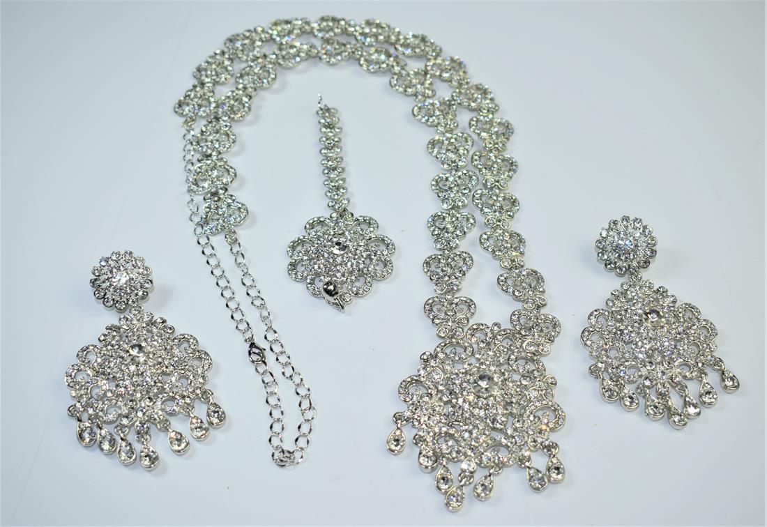Silver Mala Earrings Tikka Set