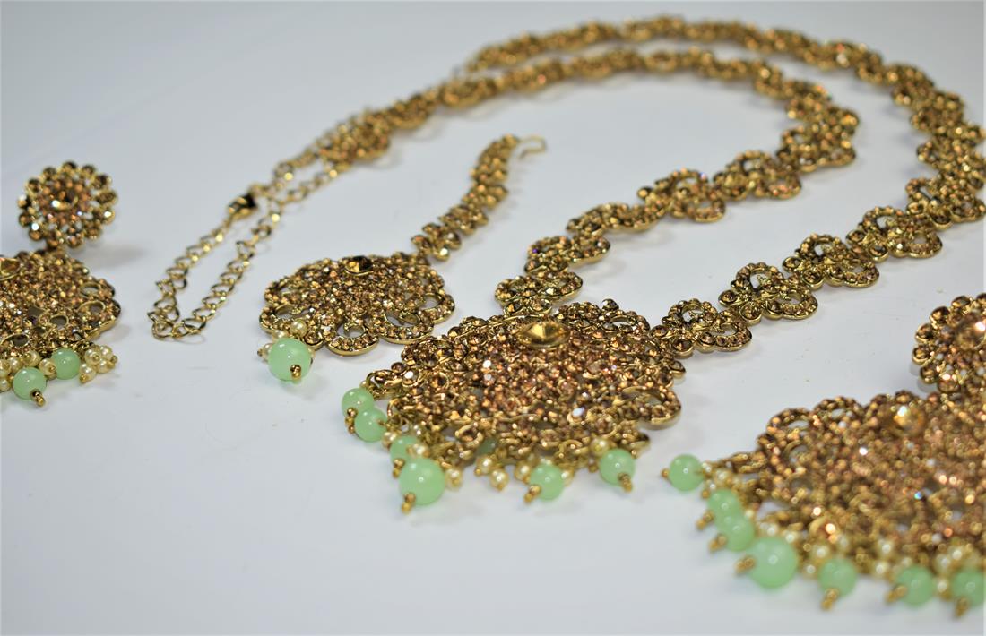 Gold Mala Earrings Tikka Set