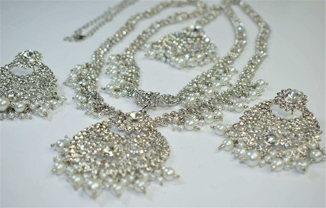 Silver Mala Earrings Tikka Set