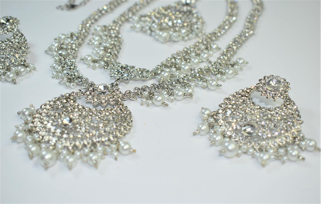 Silver Mala Earrings Tikka Set