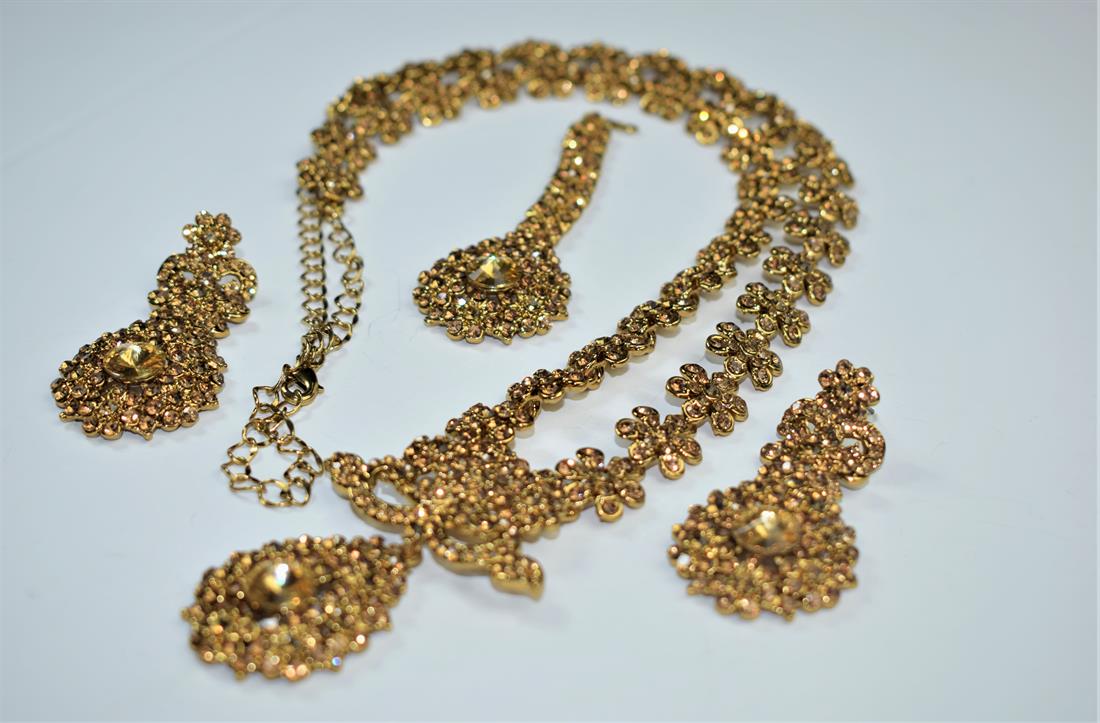 Light Brown Mala Earrings Tikka Set