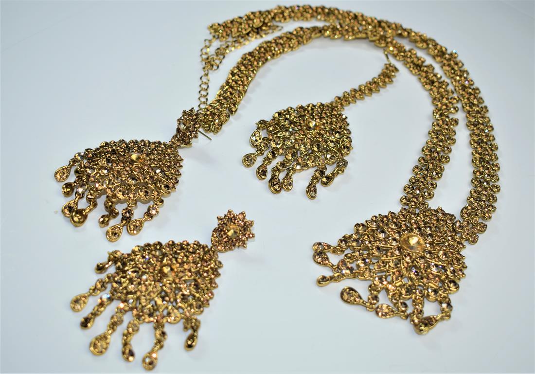 Gold Mala Earrings Tikka Set