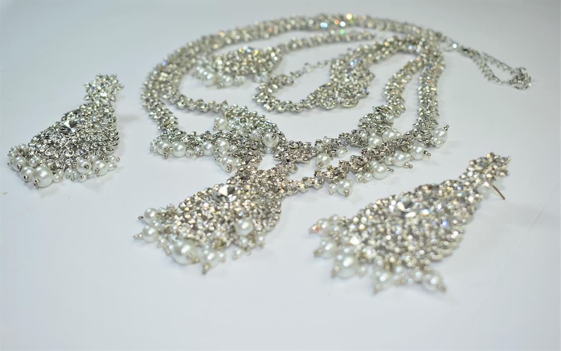 Silver Mala Earrings Tikka Set