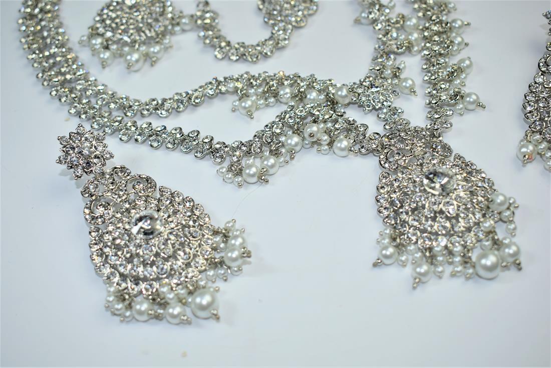 Silver Mala Earrings Tikka Set