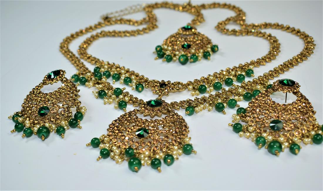 Gold & Green Mala Earrings Tikka Set
