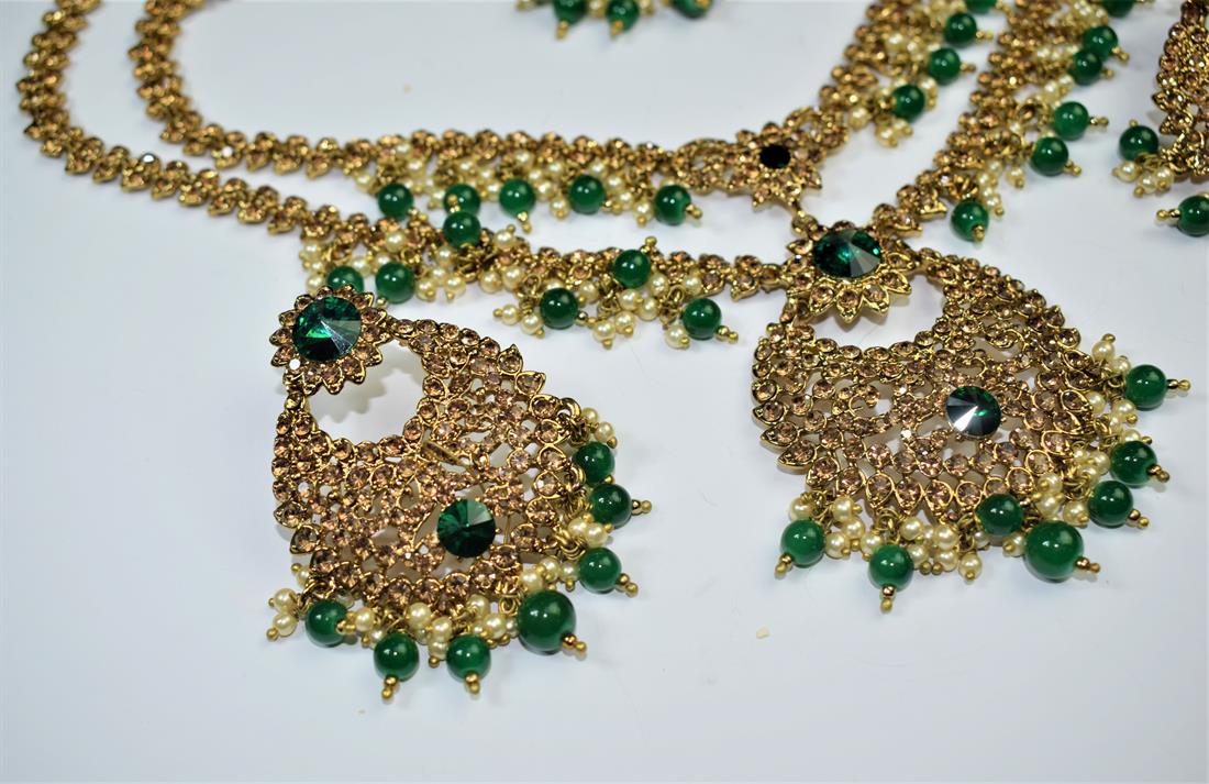 Gold & Green Mala Earrings Tikka Set