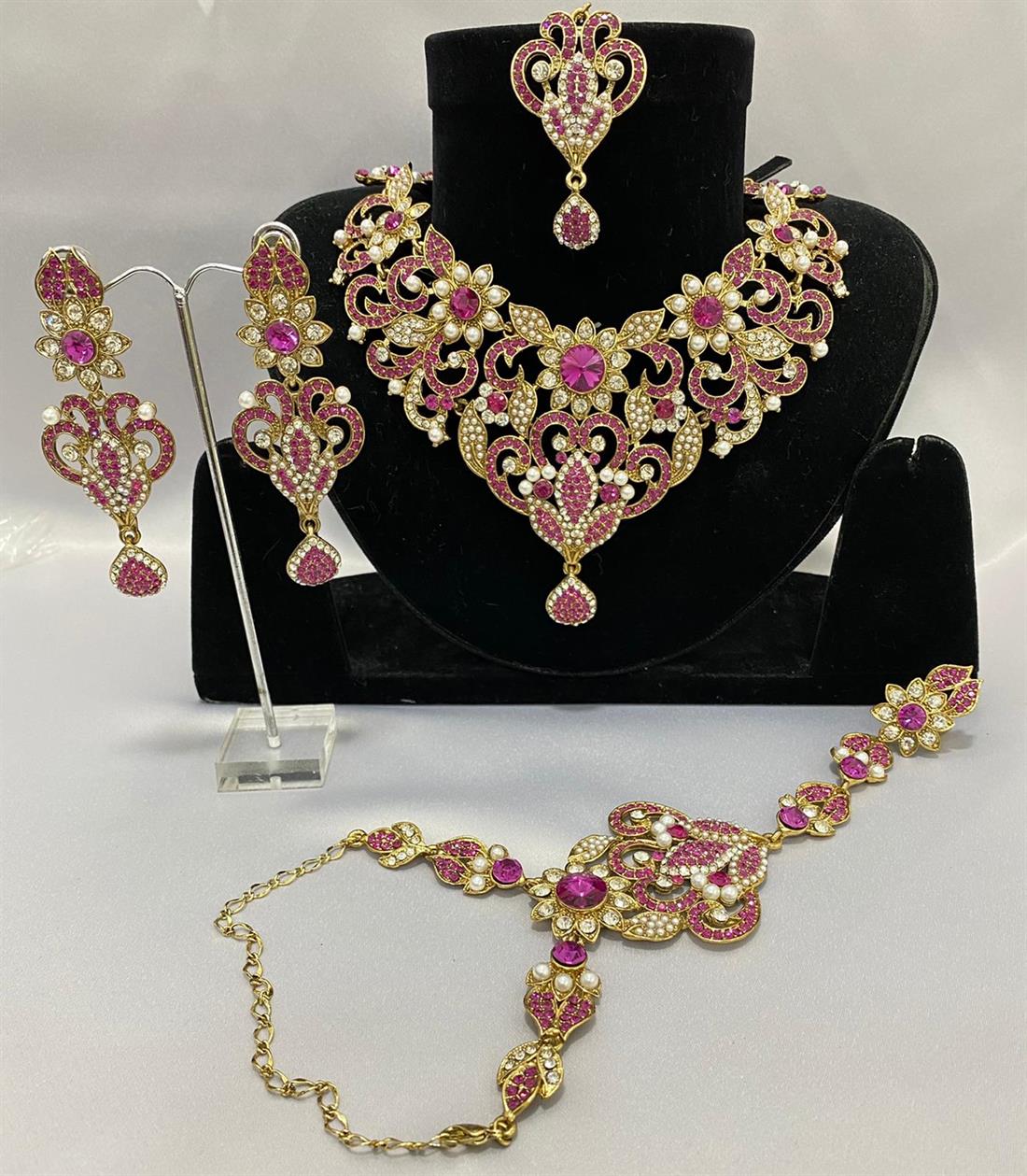 Pink Beautiful Bridal Necklace Set.