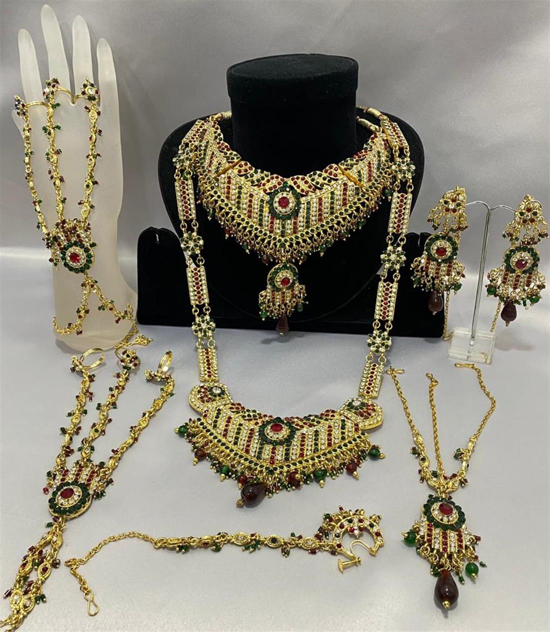 Green & Silver Clearnce Bridal Necklace Set.