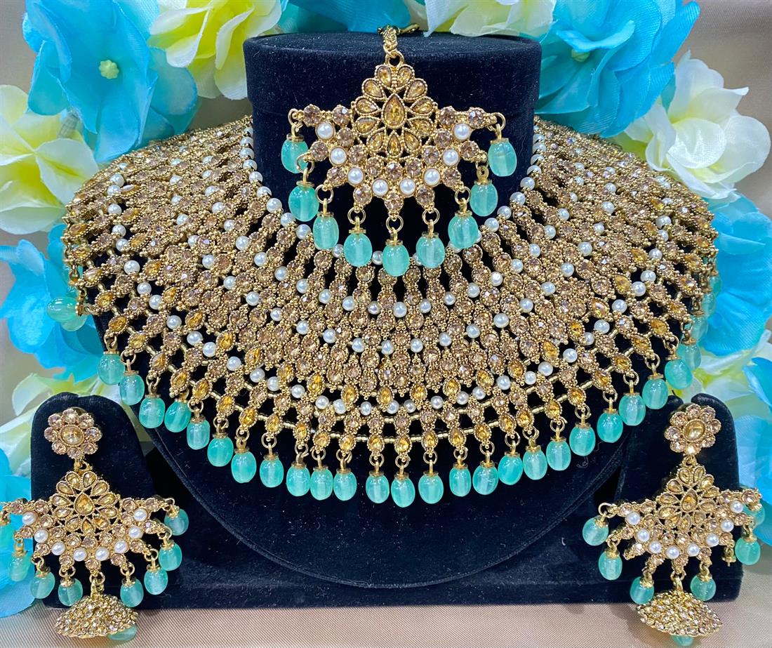 Mint & Gold Beautiful Necklace Set, Perfect for Weddings and Functions.