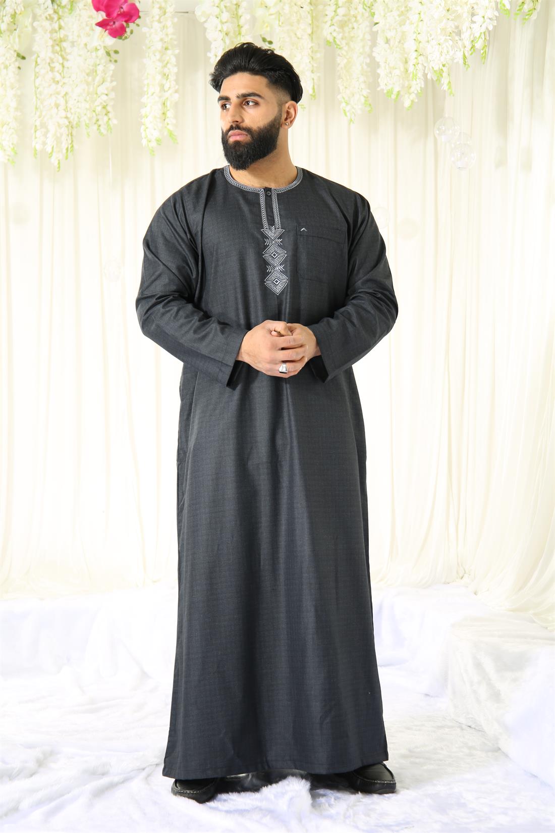 Mens Jubba in Polyester Viscose with Machine Embroidery