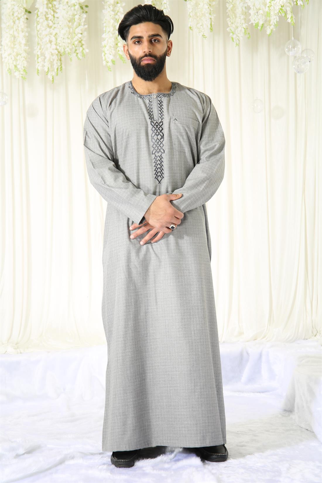Mens Jubba in Polyester Viscose with Machine Embroidery