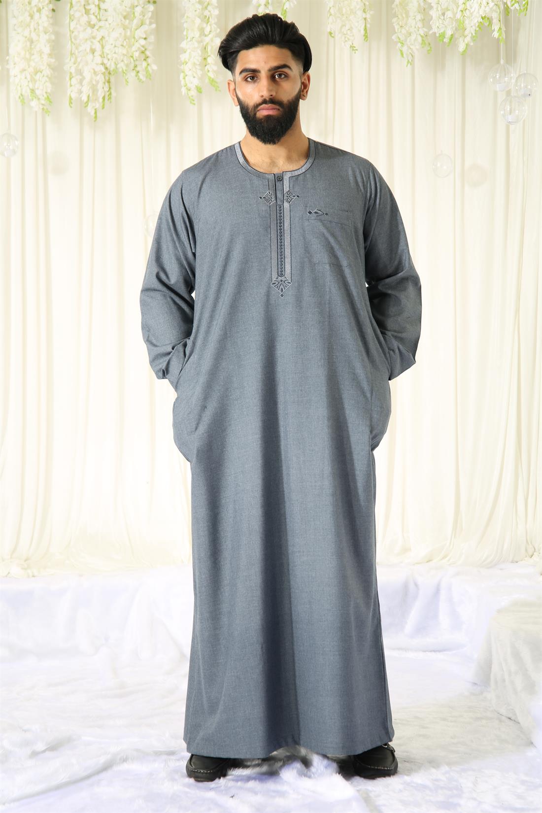 Mens Jubba in Polyester Viscose with Machine Embroidery