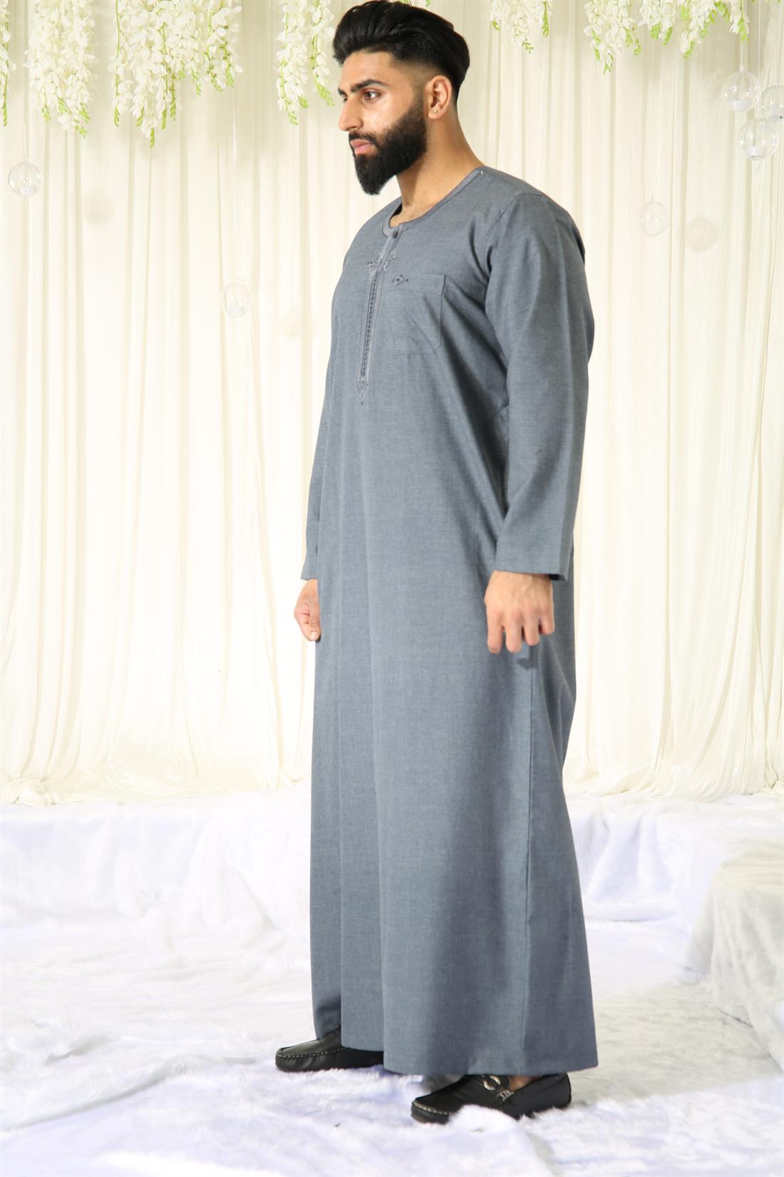 Mens Jubba in Polyester Viscose with Machine Embroidery