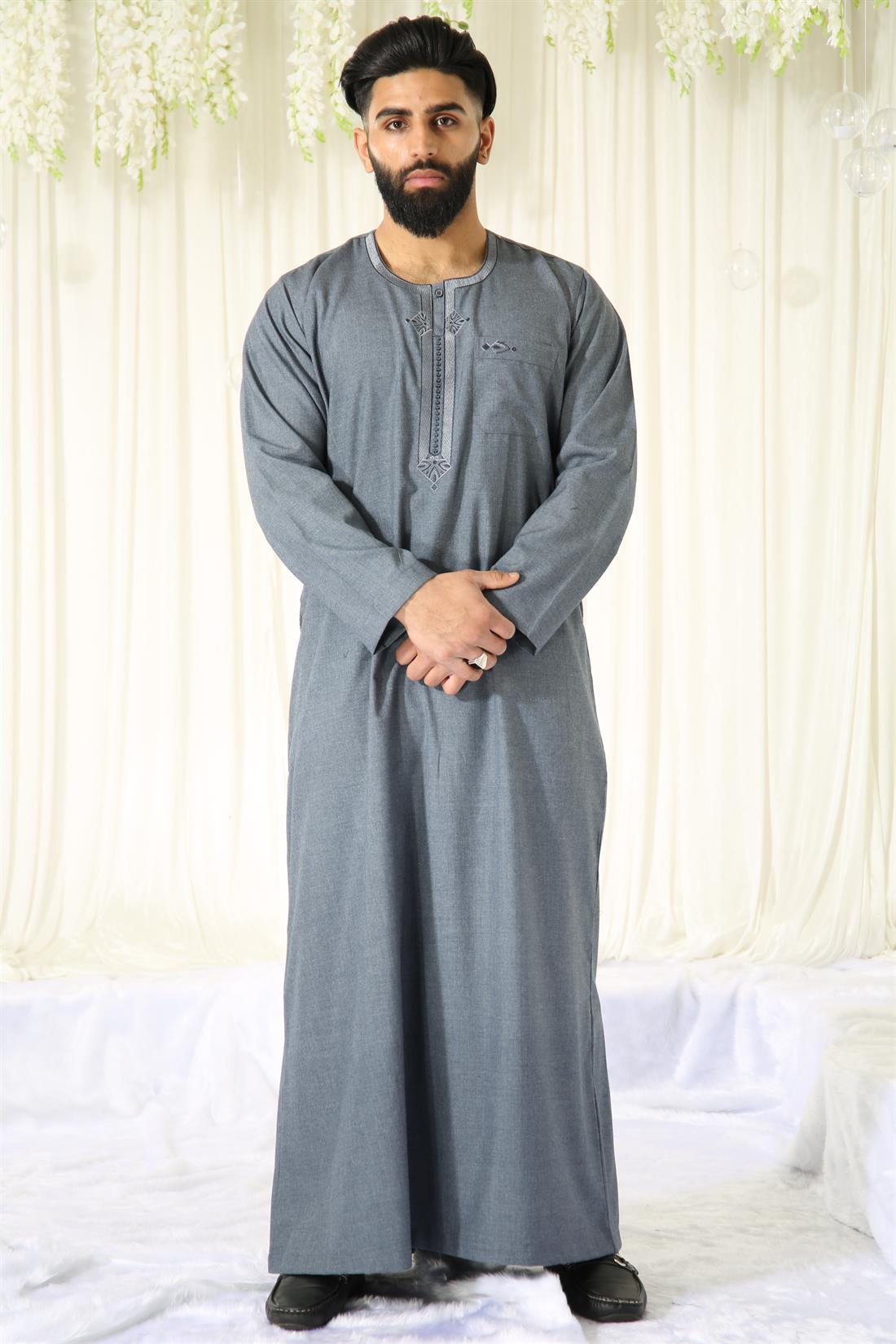 Mens Jubba in Polyester Viscose with Machine Embroidery
