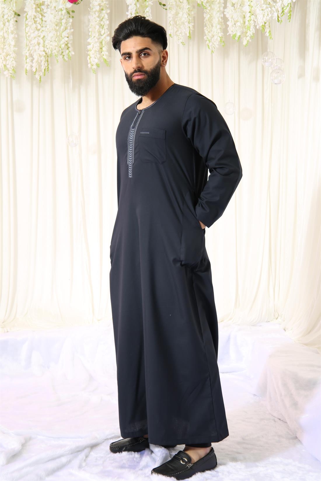 Mens Jubba in Polyester Viscose with Machine Embroidery