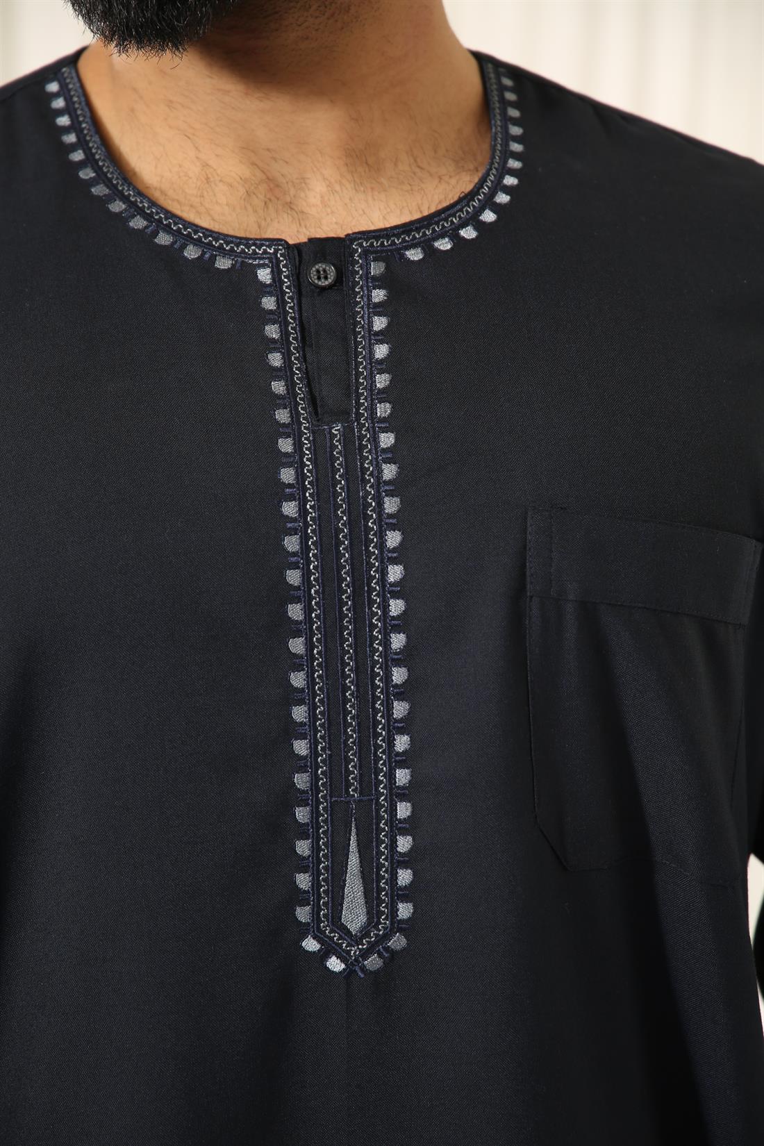 Mens Jubba in Polyester Viscose with Machine Embroidery