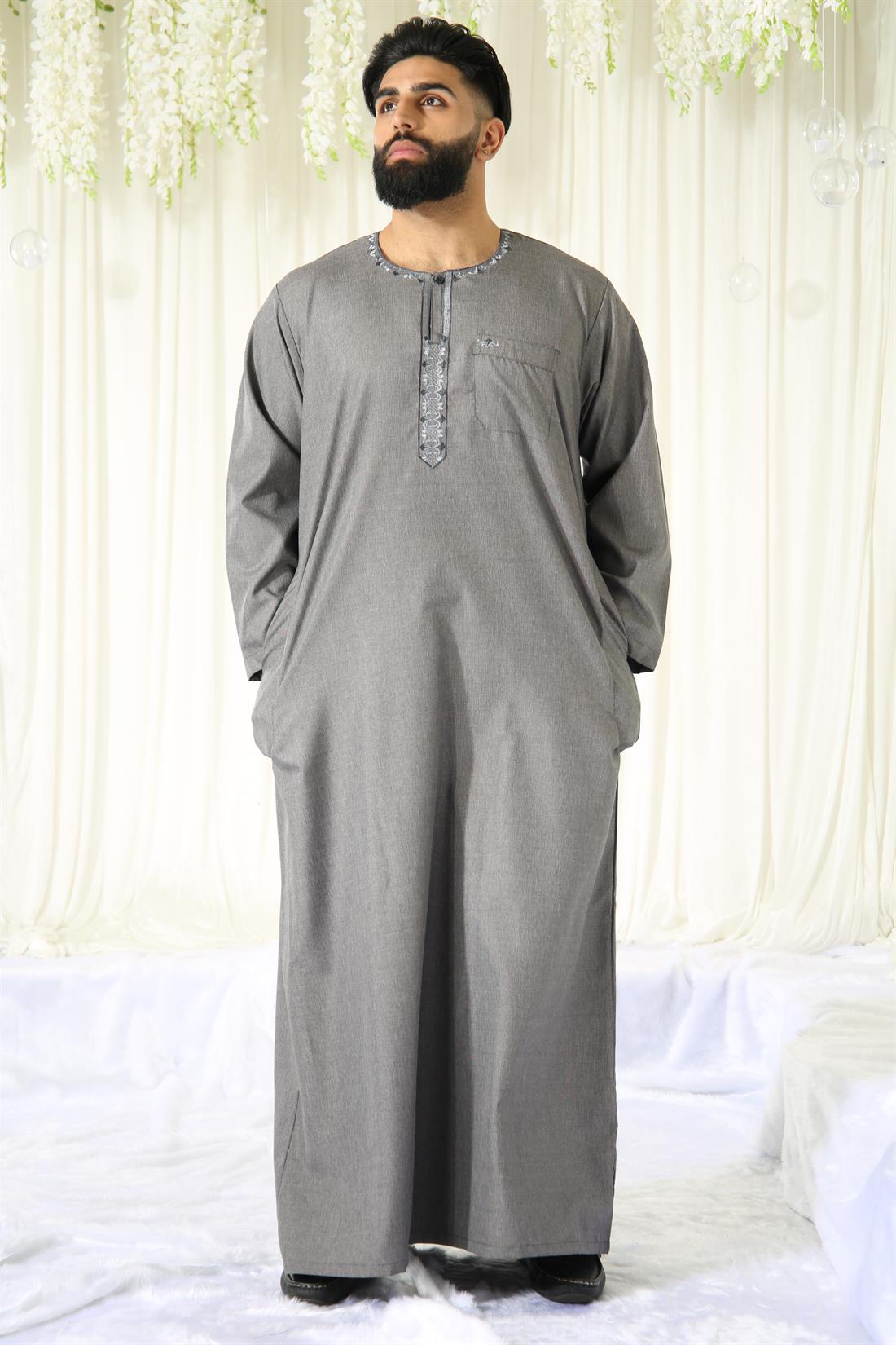 Mens Jubba in Polyester Viscose with Machine Embroidery