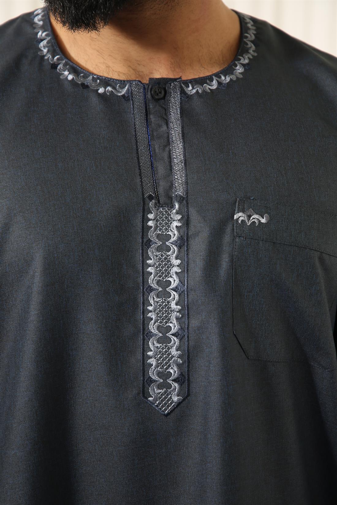 Mens Jubba in Polyester Viscose with Machine Embroidery
