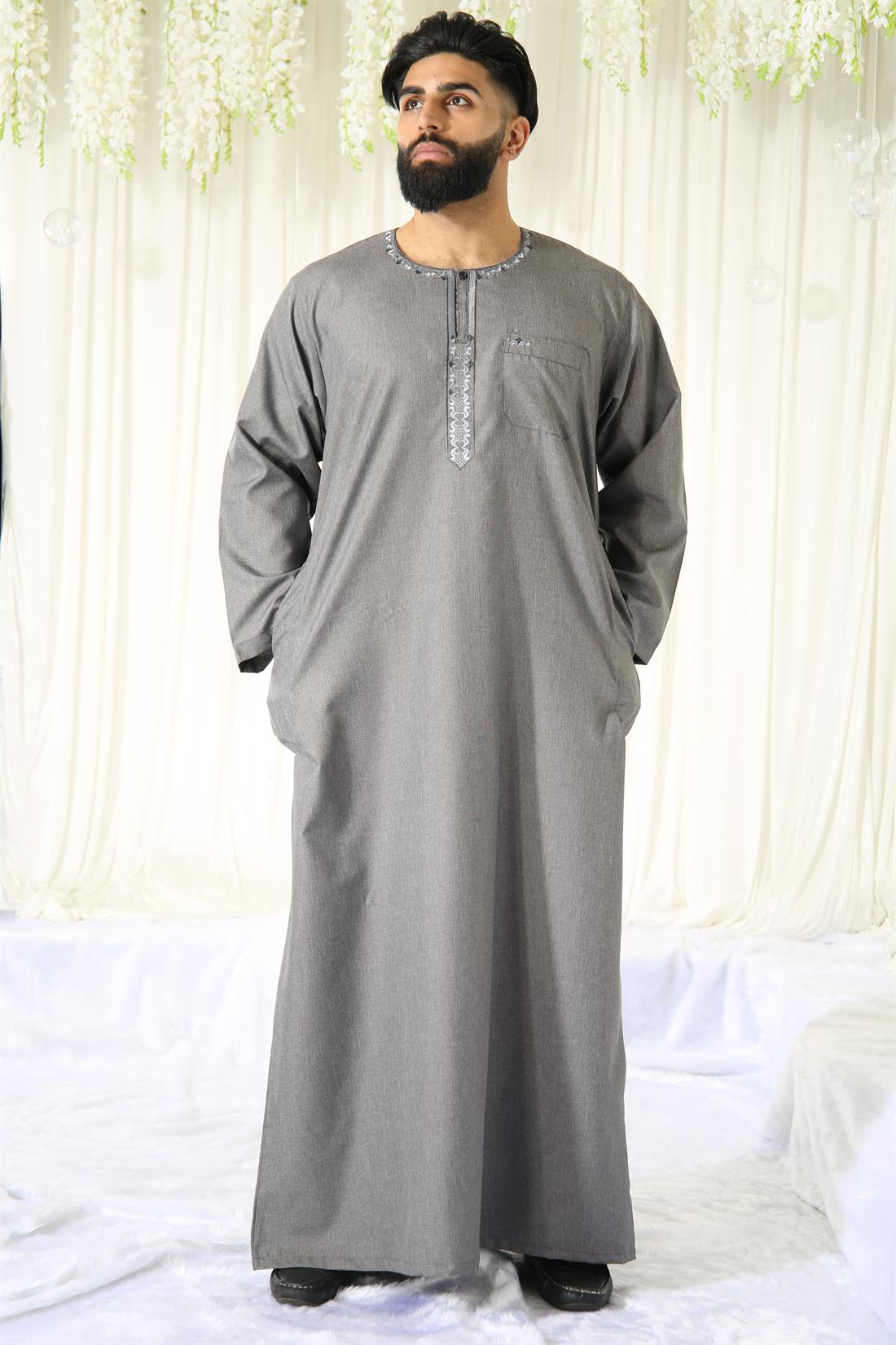Mens Jubba in Polyester Viscose with Machine Embroidery