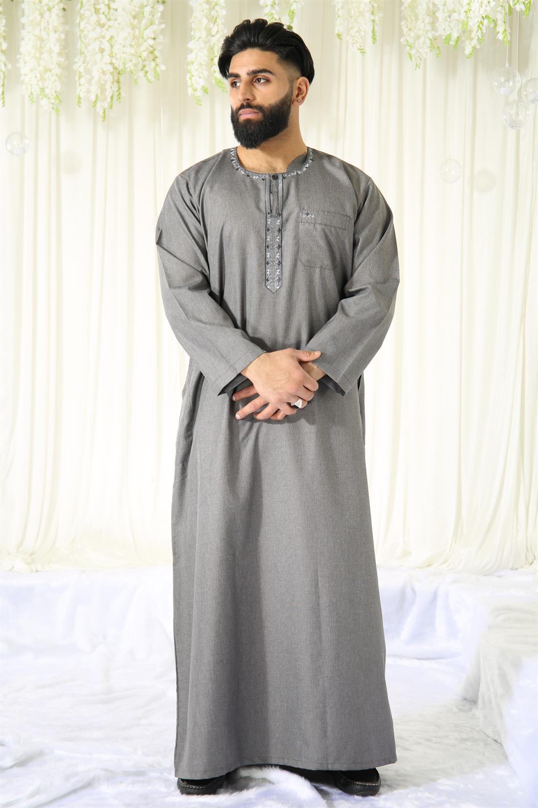 Mens Jubba in Polyester Viscose with Machine Embroidery