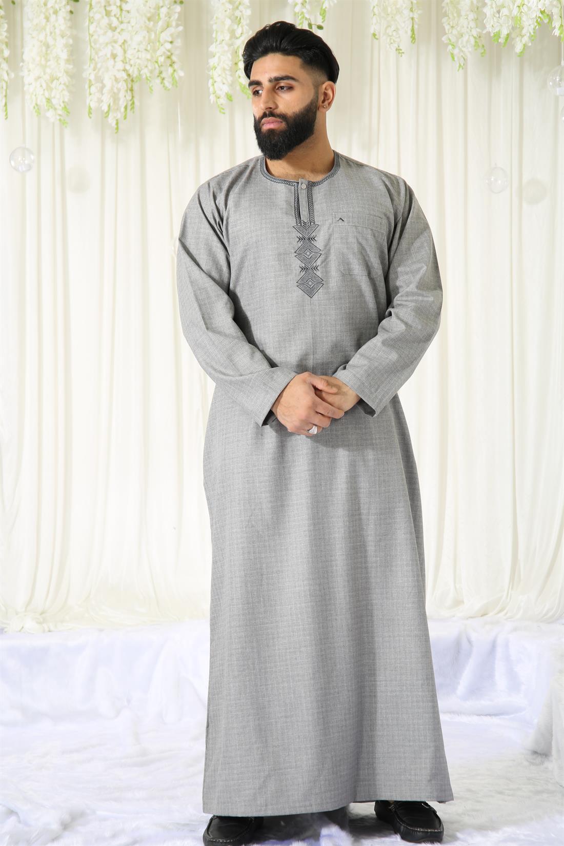Mens Jubba in Polyester Viscose with Machine Embroidery