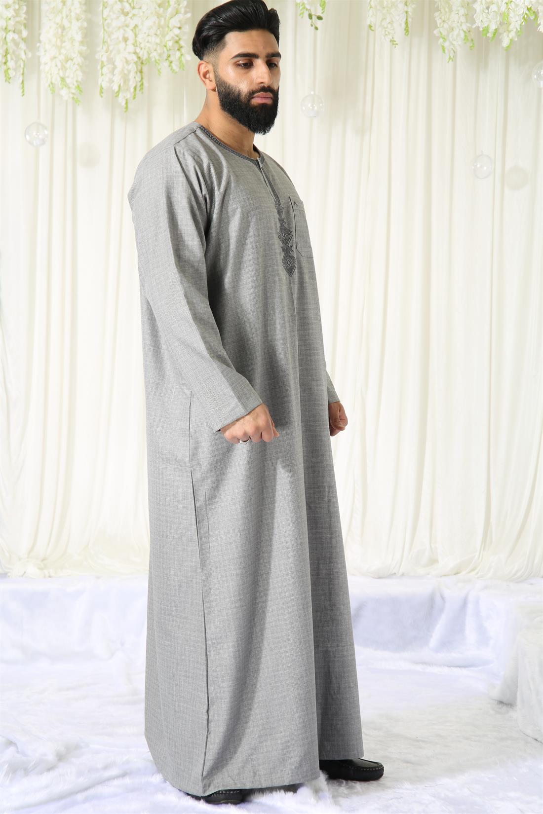 Mens Jubba in Polyester Viscose with Machine Embroidery