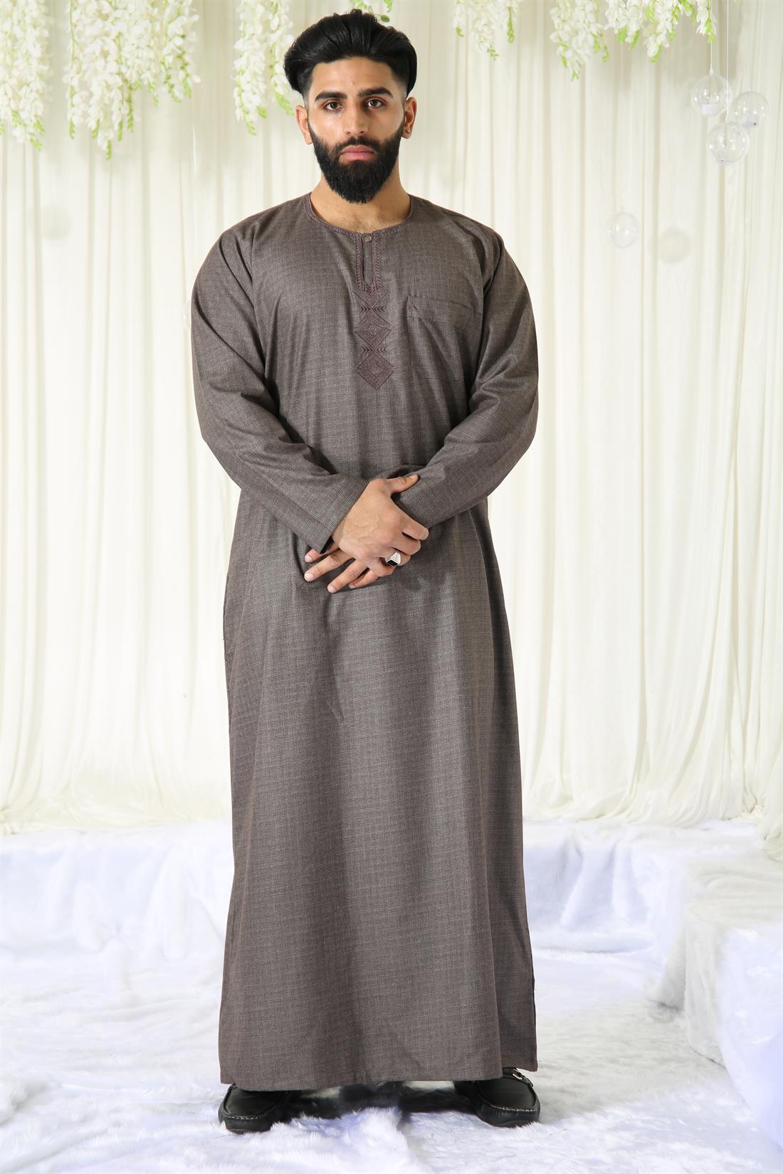 Mens Jubba in Polyester Viscose with Machine Embroidery