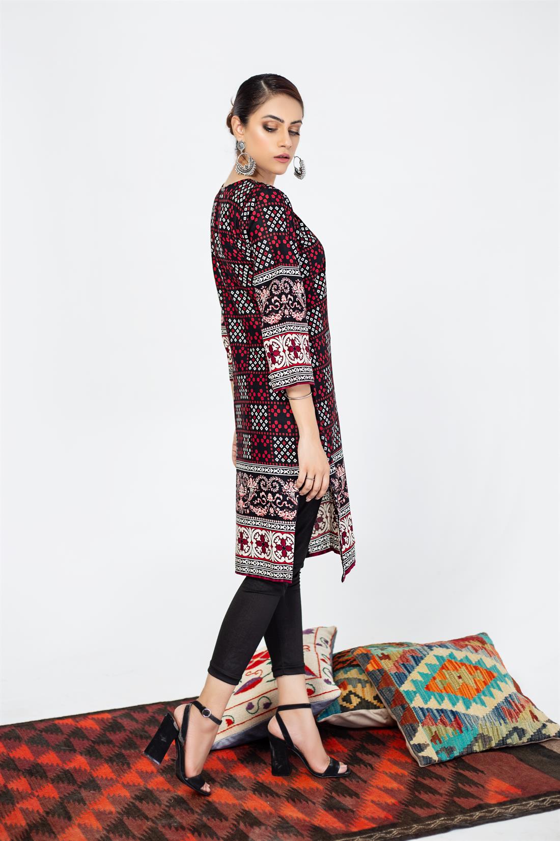 Black & Multicolour Black/Multicolour Readymade Traditional Printed Kurta