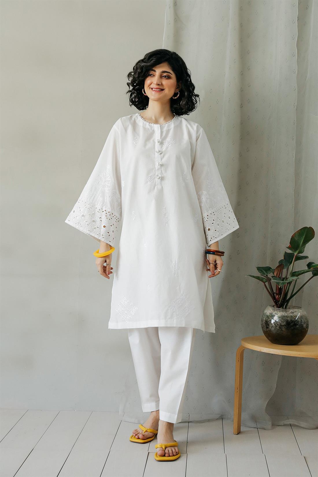 White Lawn Ethnic Designer Ladies Ready to Wear Suits