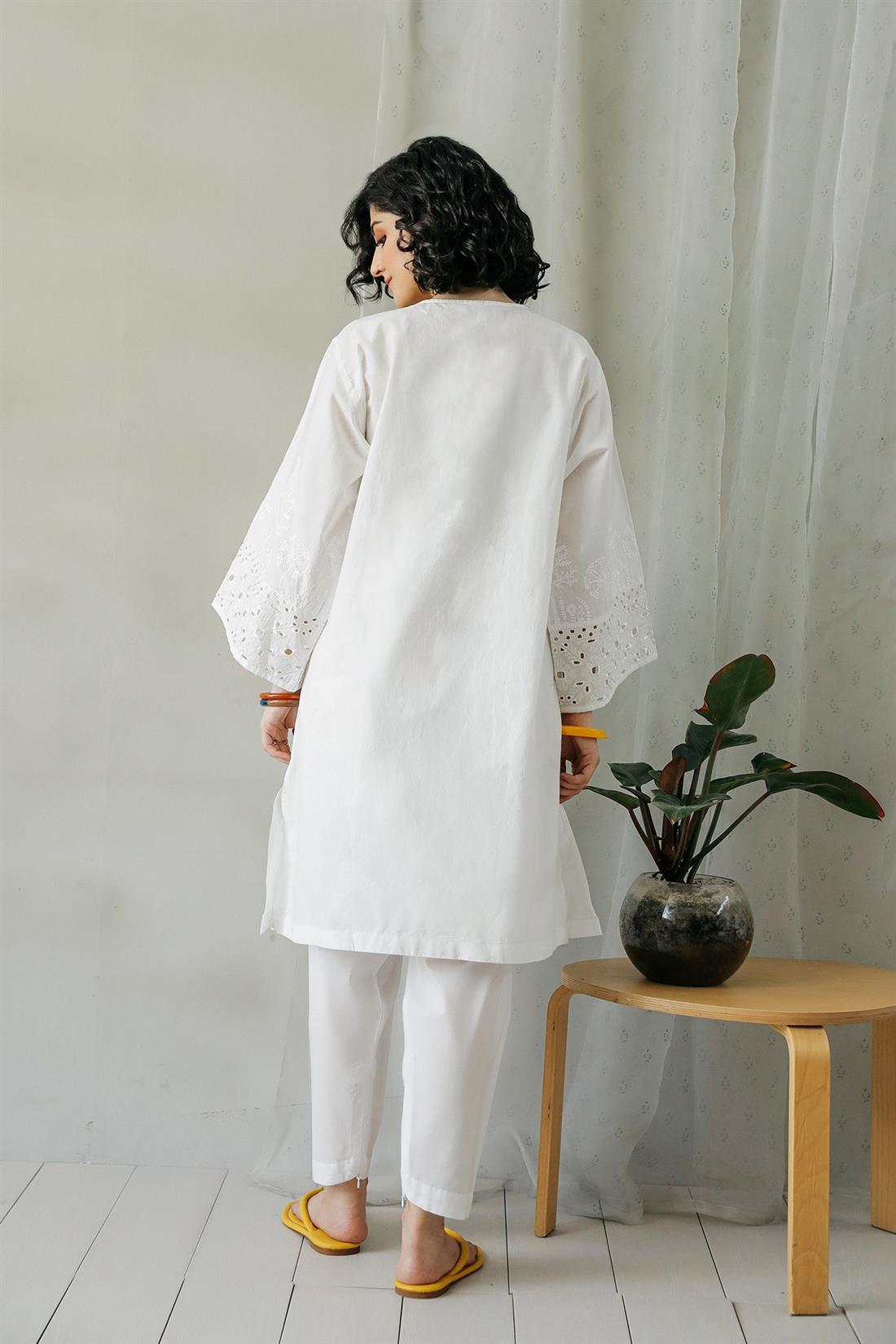 White Lawn Ethnic Designer Ladies Ready to Wear Suits