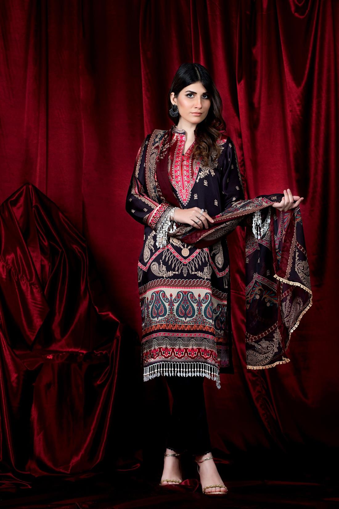 Black & Multicolour Black/Multicolour Printed Charmuse Silk Shirt & Dupatta