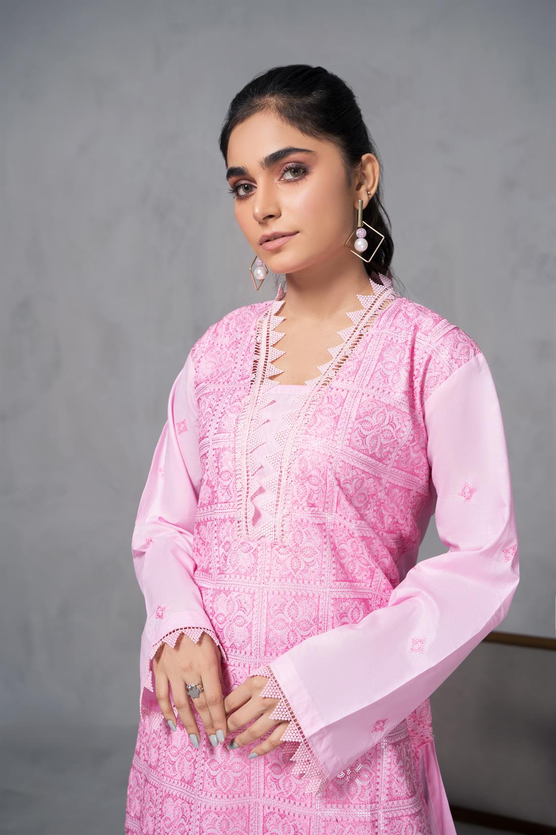 Light Pink Cotton Thread and Sequence Embroidered Kurta