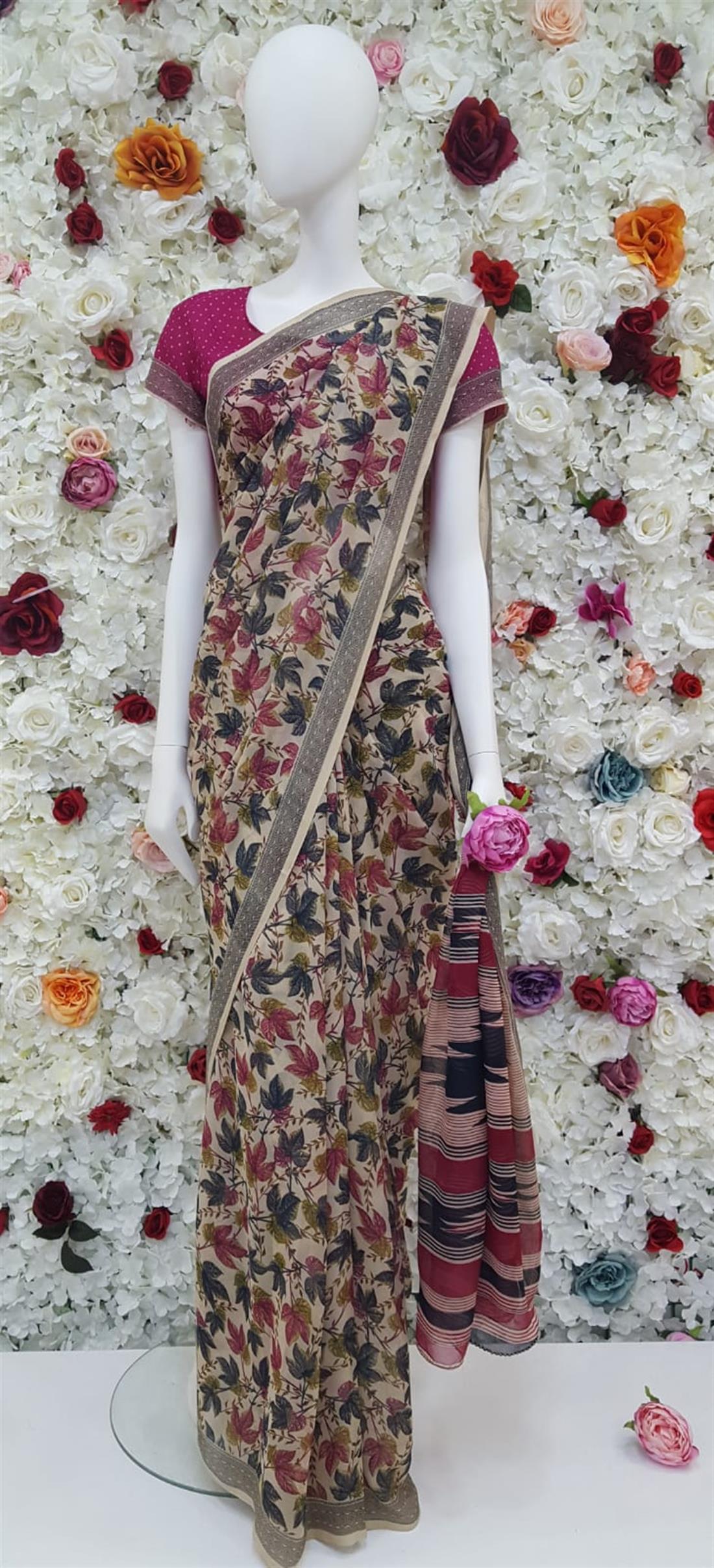 Cream & Majenta Digital Print Georgette Sarees