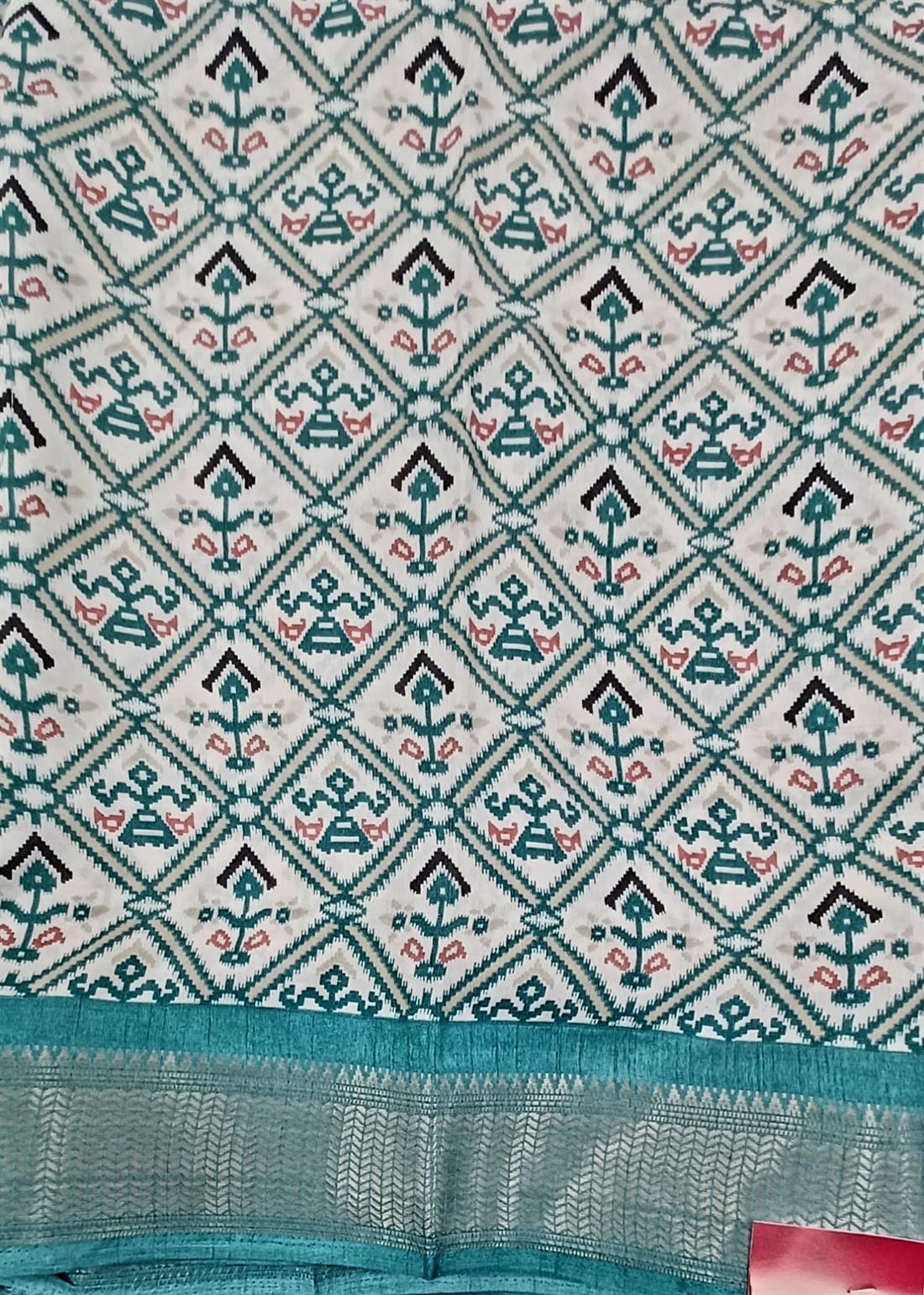 White & Blue Beautifull Soft Cotton Saree with Blouse Piece
