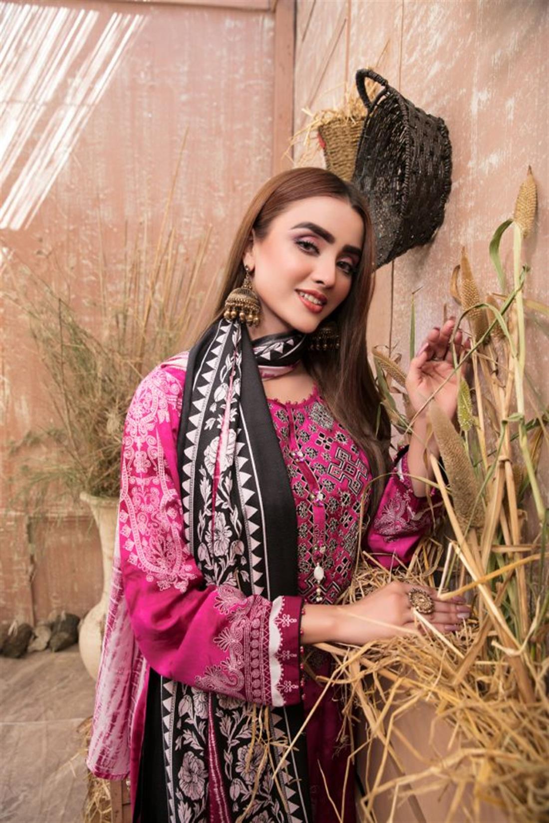 Pink 3 Piece Embroidered Printed Linen Salwar Kameez