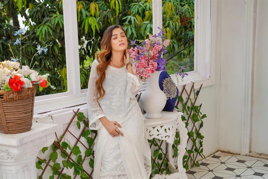 White Embroidered 3 Piece Chiffon Readymade Salwar Suit