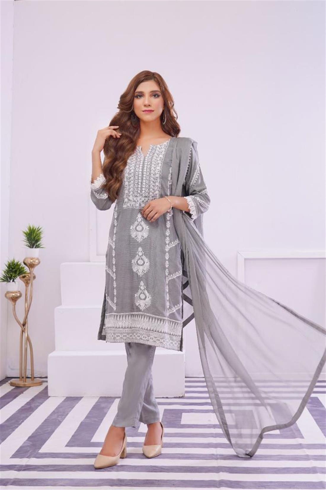 Grey Embroidered Dusky Pink 3 Piece Suite with Heavy Chiffon Dupatta