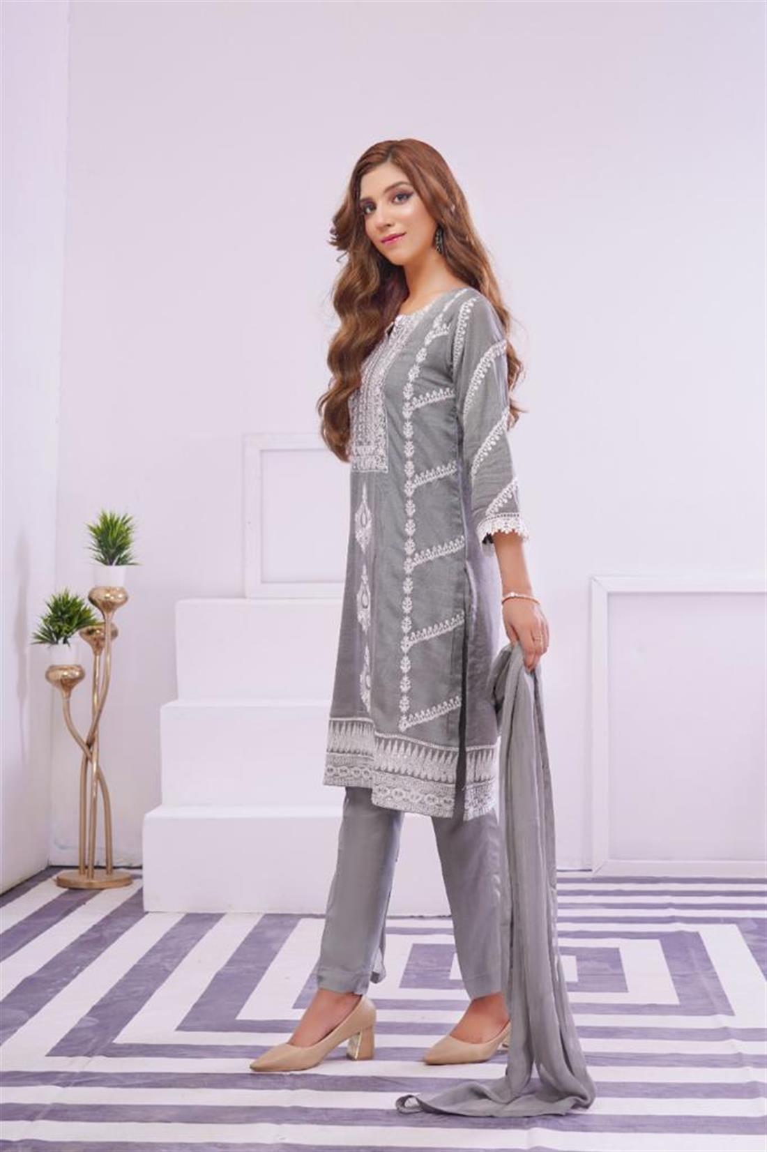 Grey Embroidered Dusky Pink 3 Piece Suite with Heavy Chiffon Dupatta