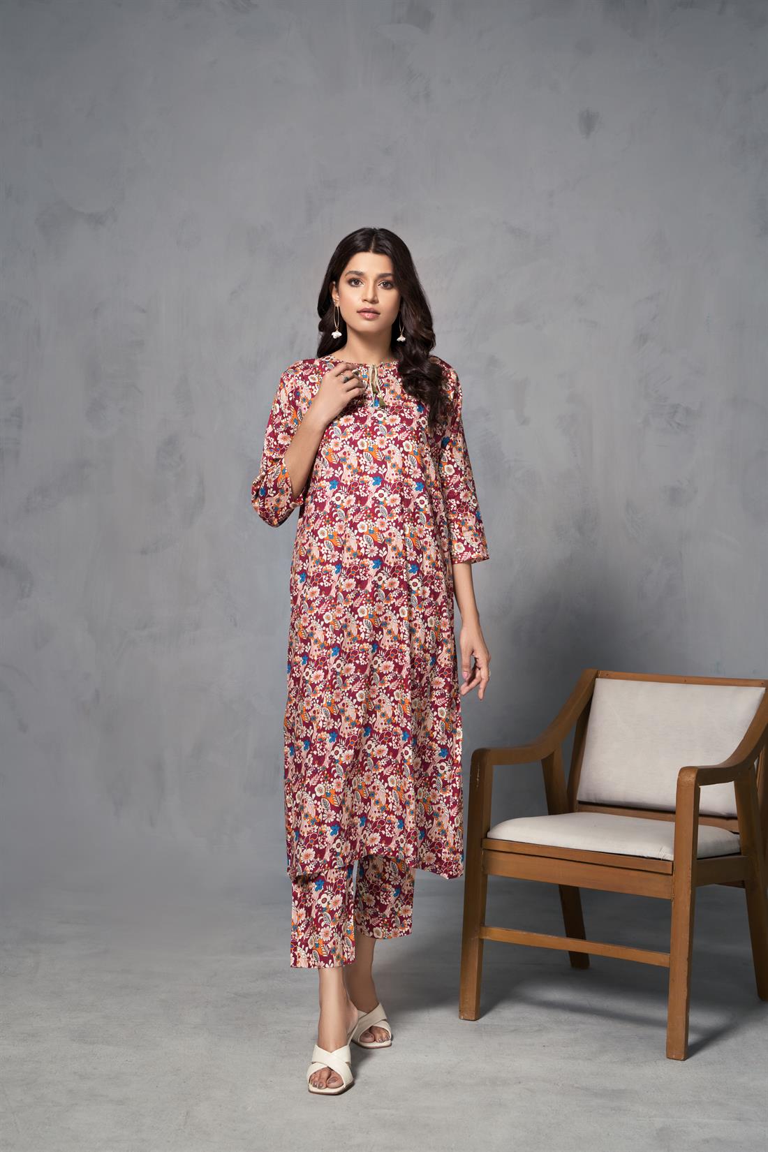 Maroon & Multicolour Maroon/Multicolour Printed Cotton Trouser Suit