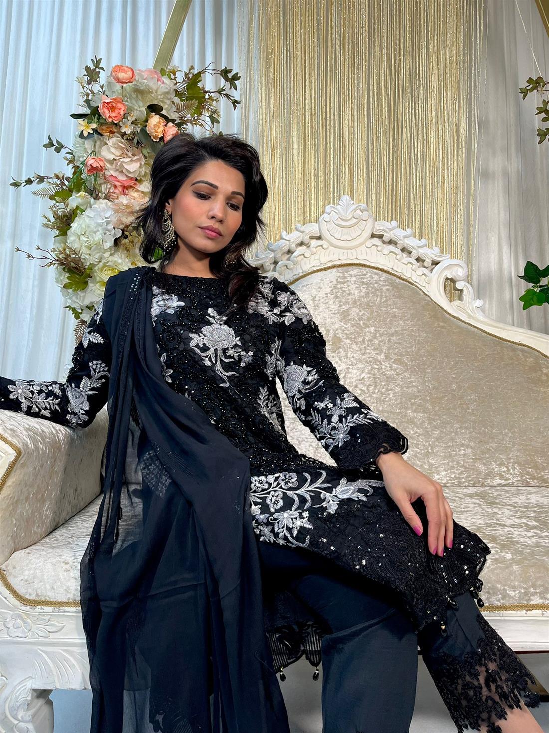 Black Ladies Readymade 3 Piece Suits for Womens