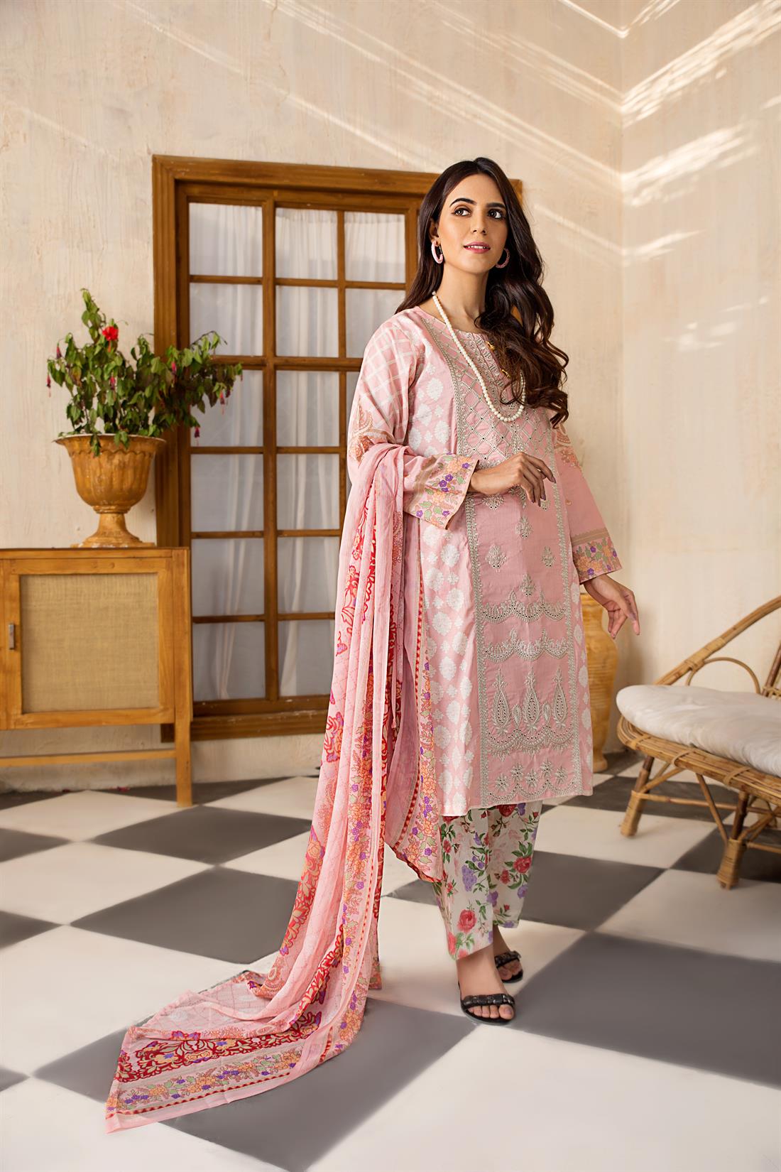 Pink Embroidered Chiffon 3 Piece Printed Lawn Readymade Salwar Suit