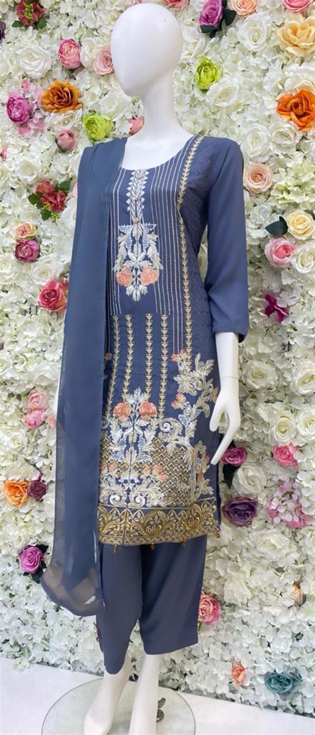 Grey 3 Piece Embroidered Salwar Suit & Chiffon Dupatta