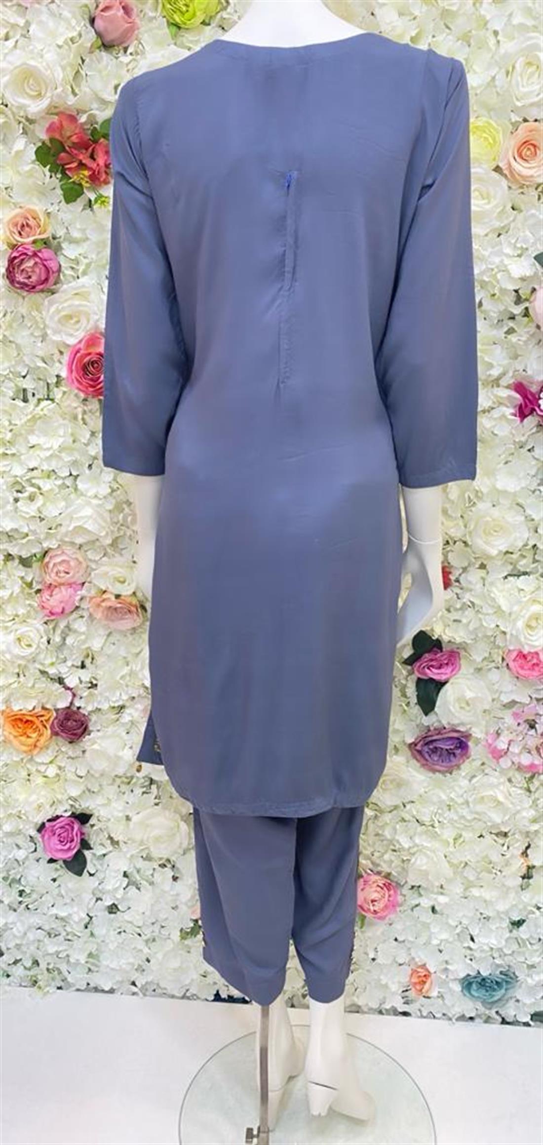 Grey 3 Piece Embroidered Salwar Suit & Chiffon Dupatta