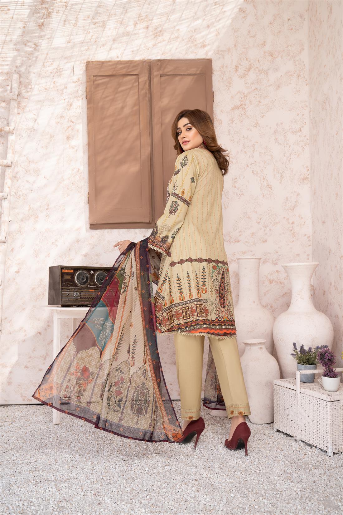 Mint Digital Print Printed Lawn Salwar Suit & Chiffon Dupatta